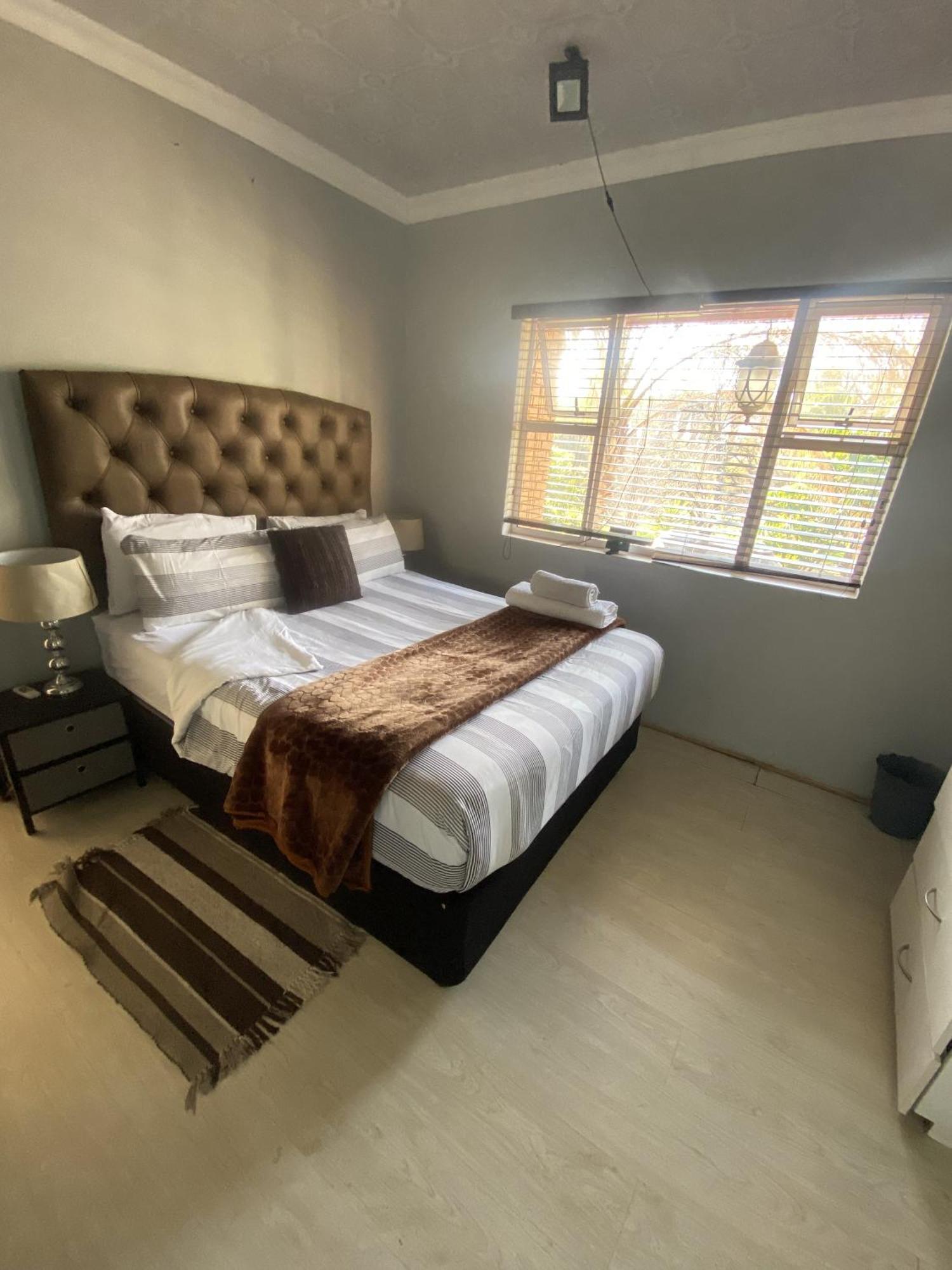 Menlyn Mews Guesthouse Pretoria-Noord 外观 照片